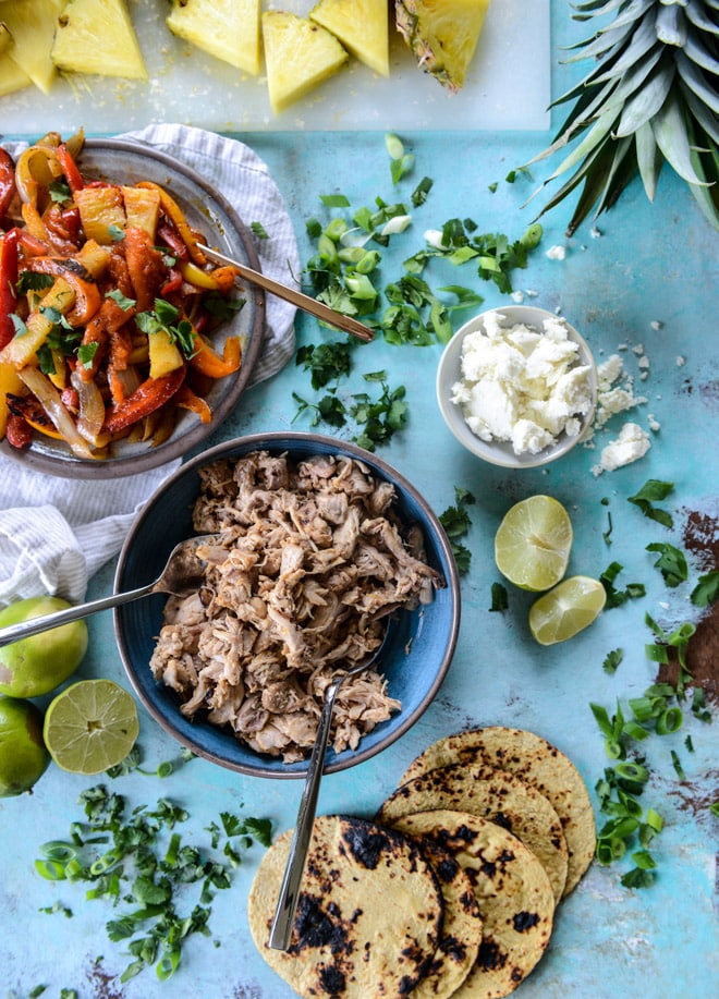 hawaiian chicken fajitas I howsweeteats.com