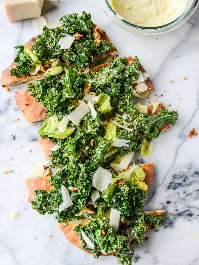 kale caesar pizza I howsweeteats.com