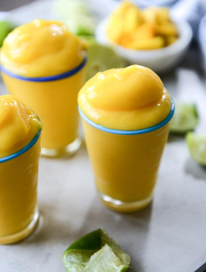fresh mango margarita frosty I howsweeteats.com