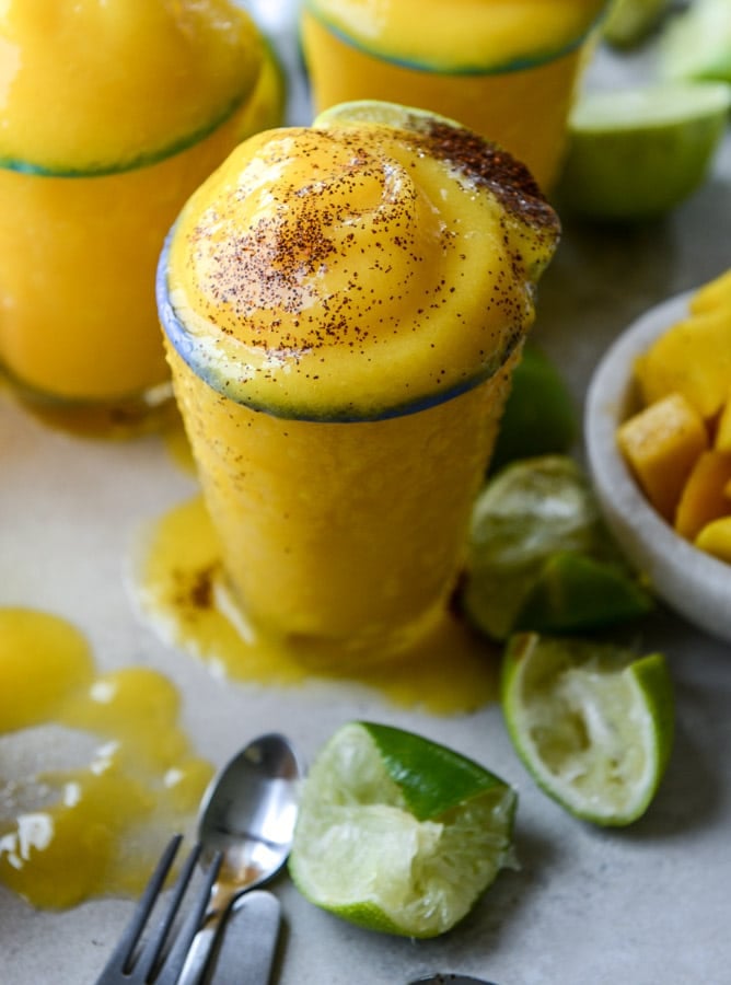 fresh mango margarita frosty I howsweeteats.com