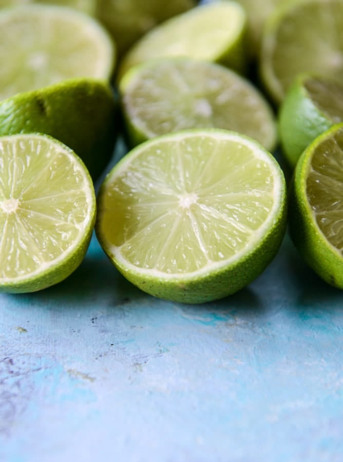 fresh mint limeade I howsweeteats.com