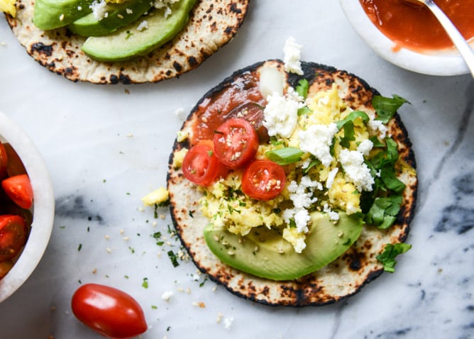 summer breakfast tacos I howsweeteats.com