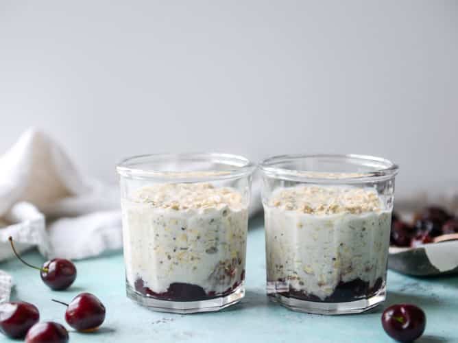 butter roasted cherry swirl overnight oats I howsweeteats.com