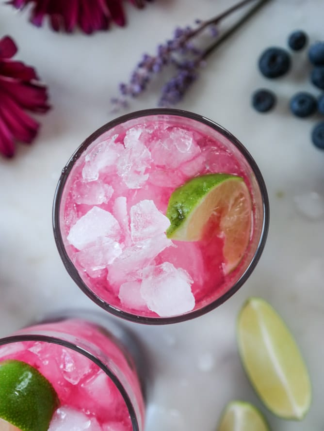 blueberry mojitos with lavender syrup I howsweeteats.com
