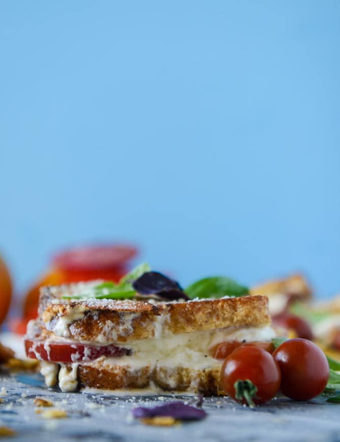 heirloom tomato and burrata grilled cheese by @howsweeteats I howsweeteats.com