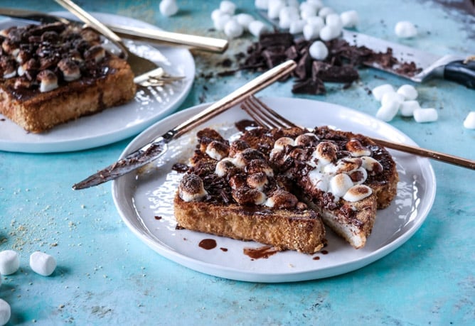 s'mores french toast I howsweeteats.com