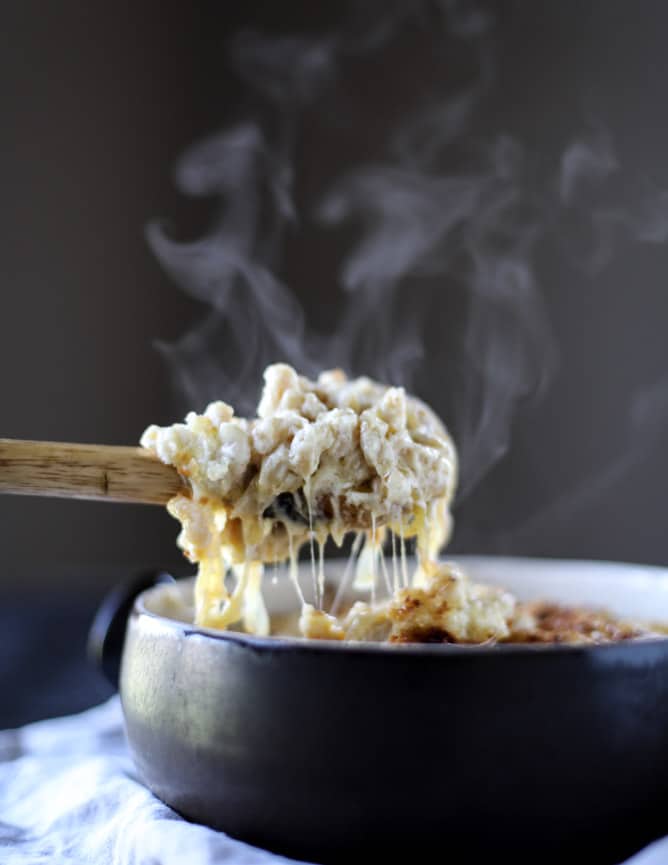 gruyere mac and cheese with caramelized onions I howsweeteats.com