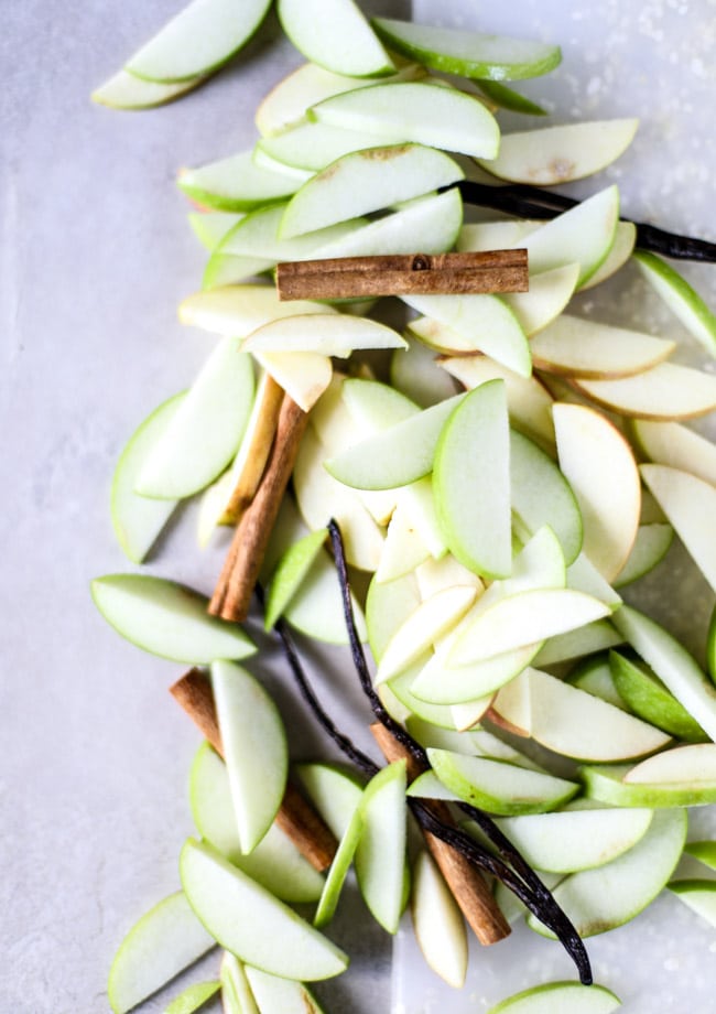 apple pie, chocolate orange and vanilla chai infused bourbon. make it for the holidays! it's the perfect homemade gift. I howsweeteats.com