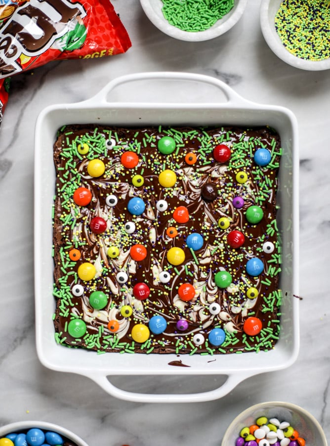 chocolate bark halloween brownies I howsweeteats.com