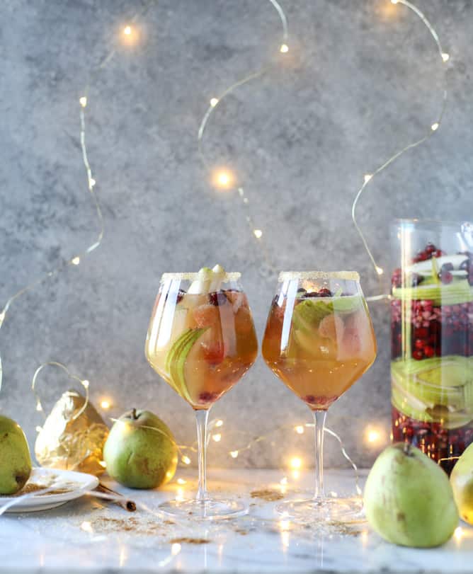 pear sangria I howsweeteats.com