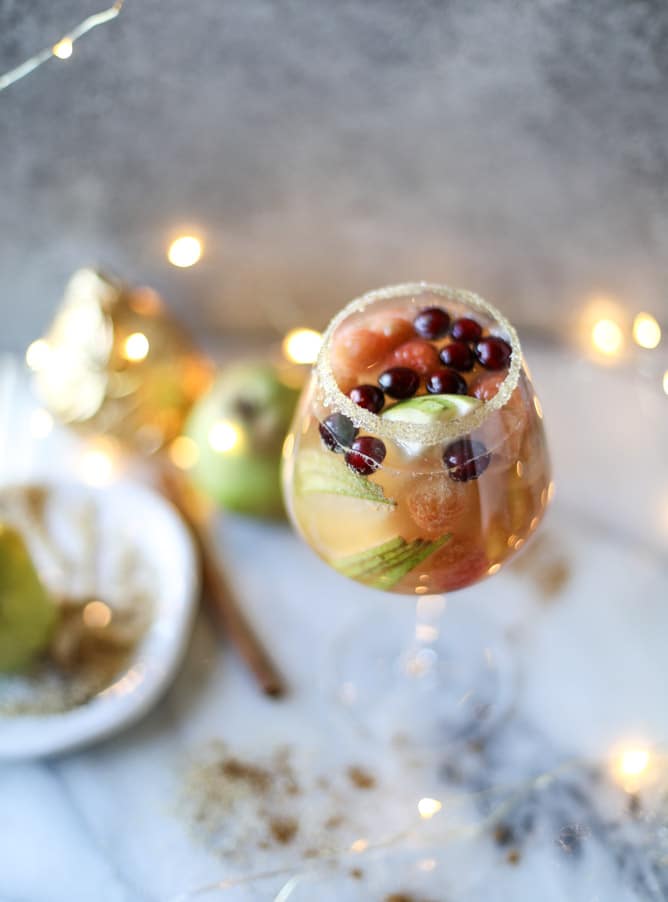 pear sangria I howsweeteats.com