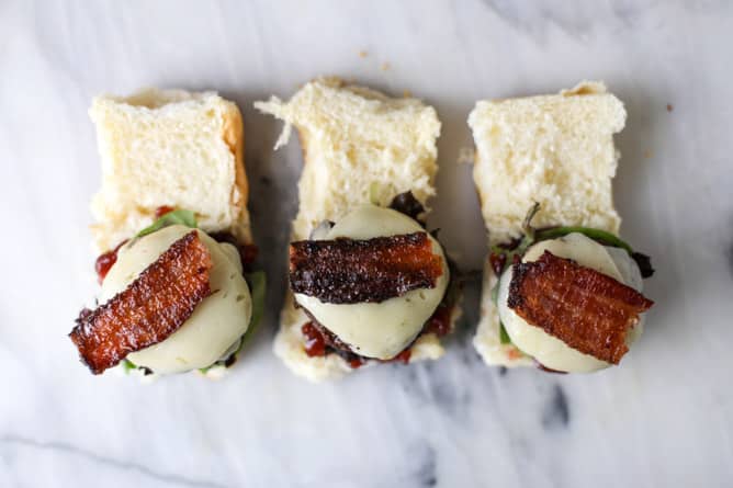 espresso brunch sliders with vanilla bacon I howsweeteats.com