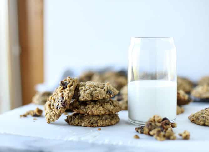 bourbon soaked cherry oatmeal chocolate chip cookies I howsweeteats.com