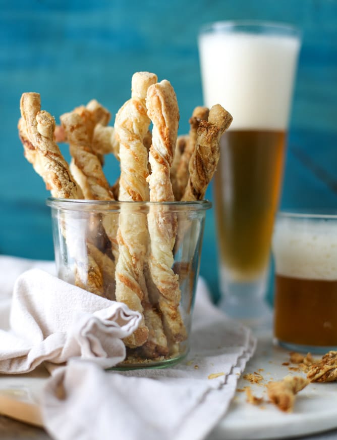 roasted garlic and sharp cheddar cheese straws I howsweeteats.com