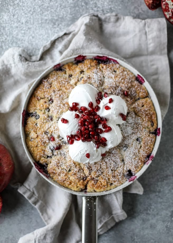 pomegranate vanilla skillet cobbler I howsweeteats.com
