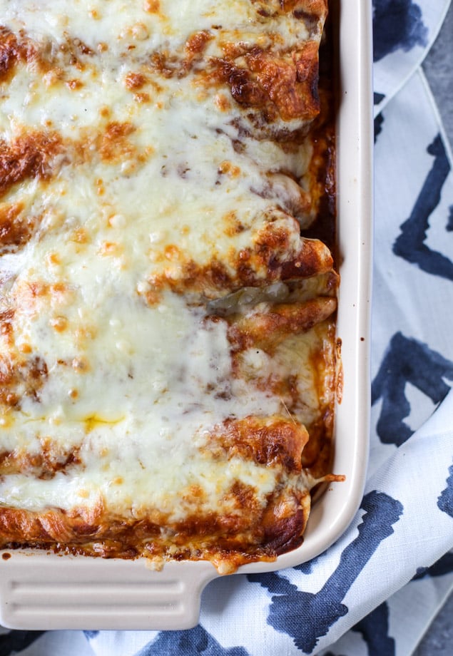 cheesy pork enchiladas with 10 minutes smoky enchilada sauce I howsweeteats.com