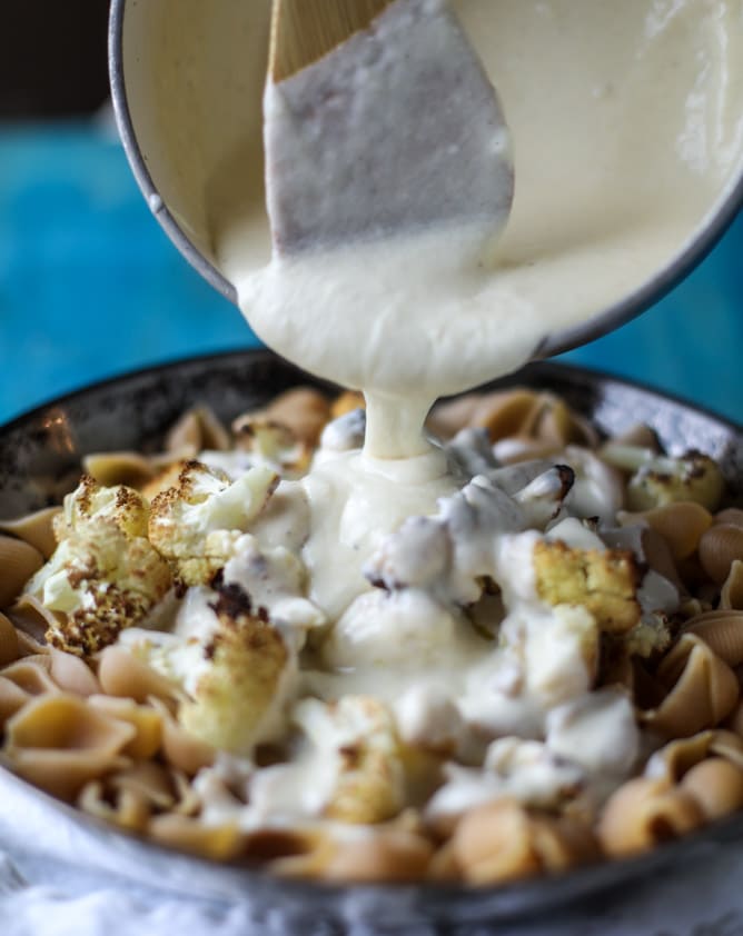 roasted cauliflower shells and cheese I howsweeteats.com