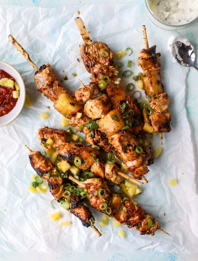 pineapple chili chicken skewers I howsweeteats.com