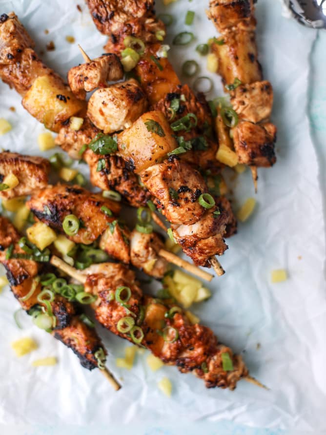 pineapple chili chicken skewers I howsweeteats.com