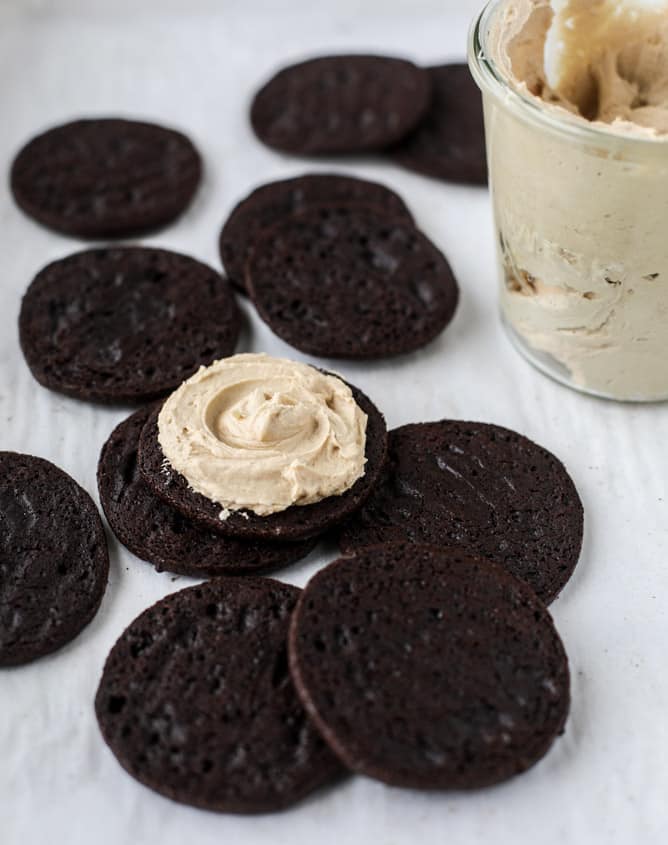 peanut butter oreos I howsweeteats.com