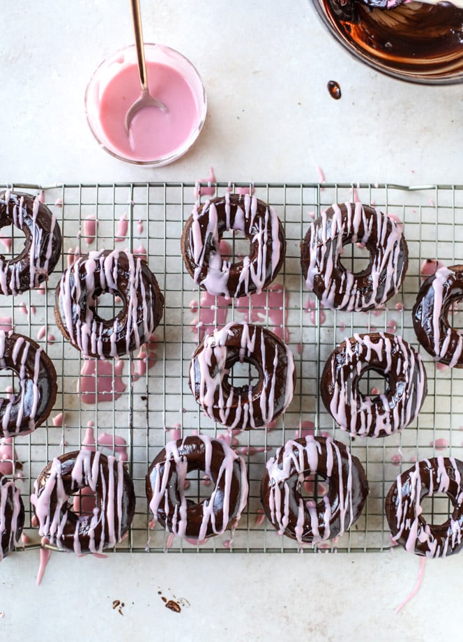 baked chocolate fudge donuts I howsweeteats.com