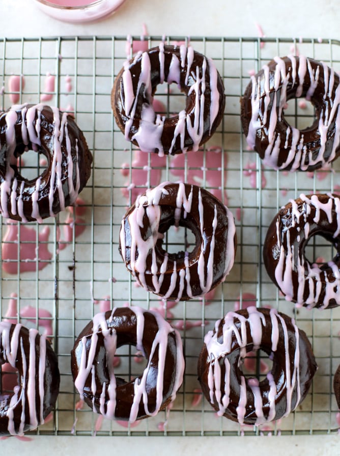 baked chocolate fudge donuts I howsweeteats.com