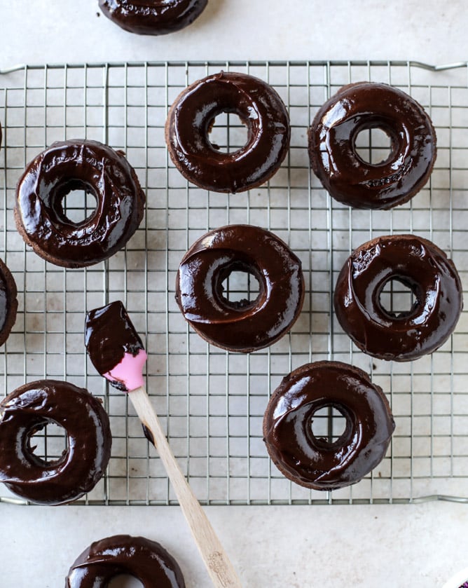 baked chocolate fudge donuts I howsweeteats.com