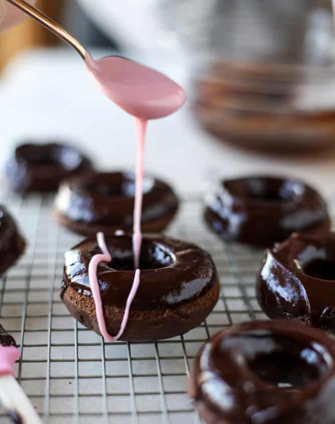 baked chocolate fudge donuts I howsweeteats.com