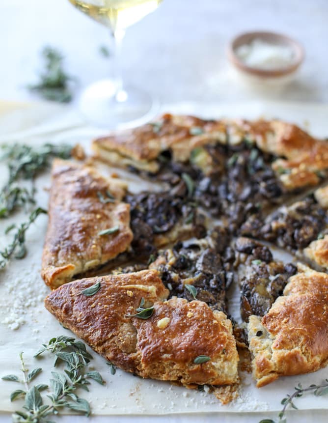 portobello mushroom galette with gruyere thyme crust I howsweeteats.com