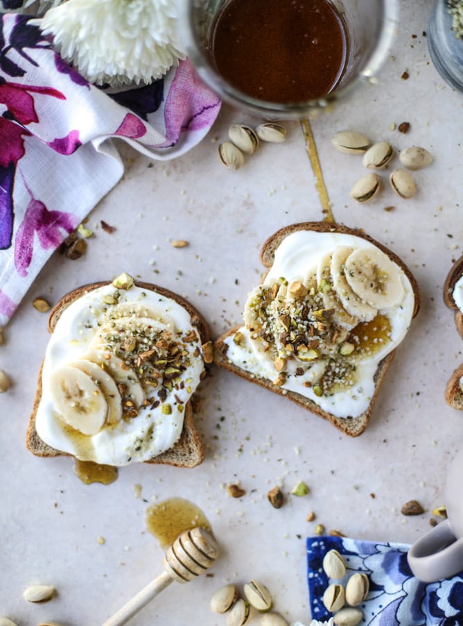 vanilla ricotta banana toast with pistachios I howsweeteats.com