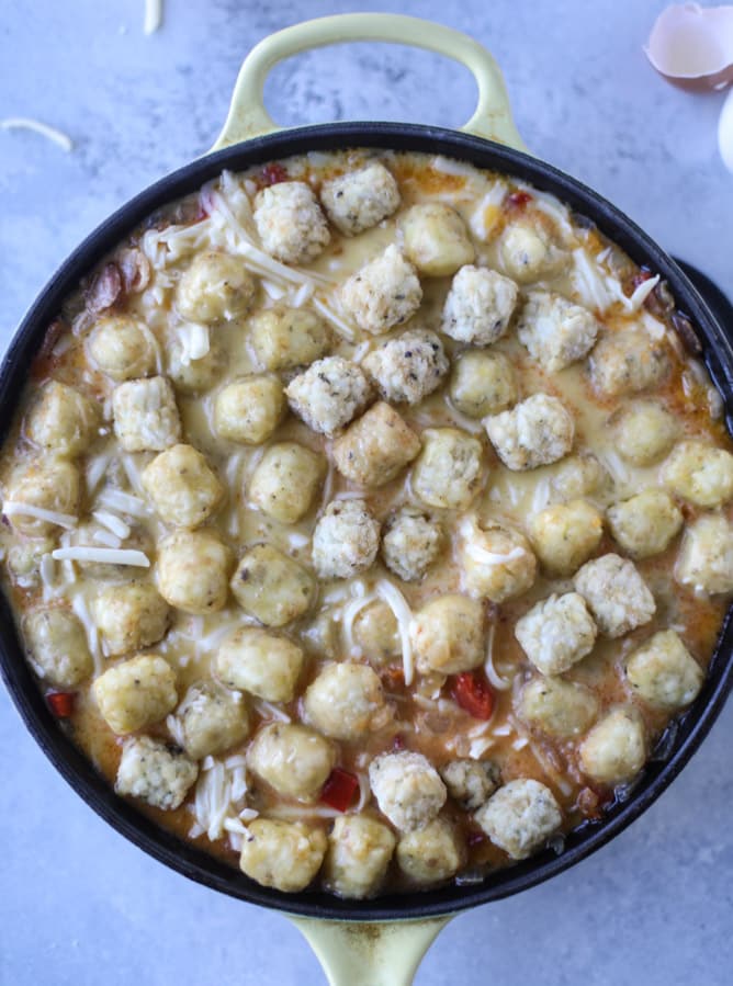 tater tot breakfast skillet I howsweeteats.com