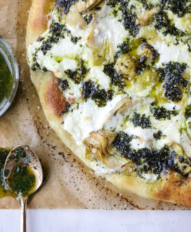 artichoke burrata pizza with lemon basil pesto I howsweeteats.com