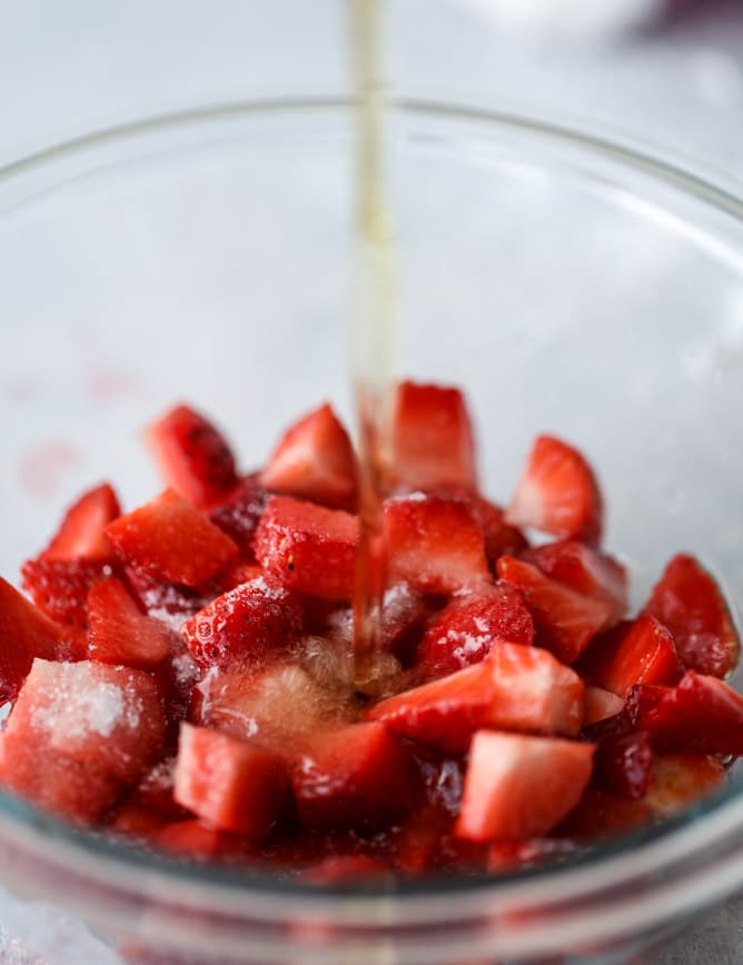 strawberry ginger smash I howsweeteats.com