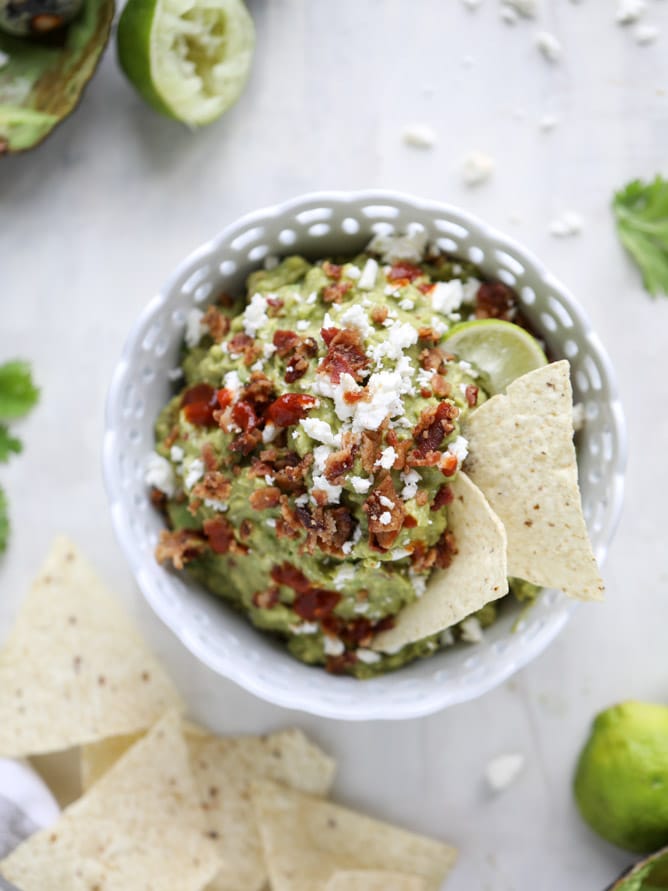 cheesy chipotle bacon guacamole I howsweeteats.com