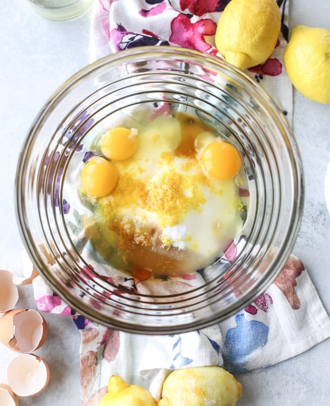 greek yogurt lemon loaf I howsweeteats.com