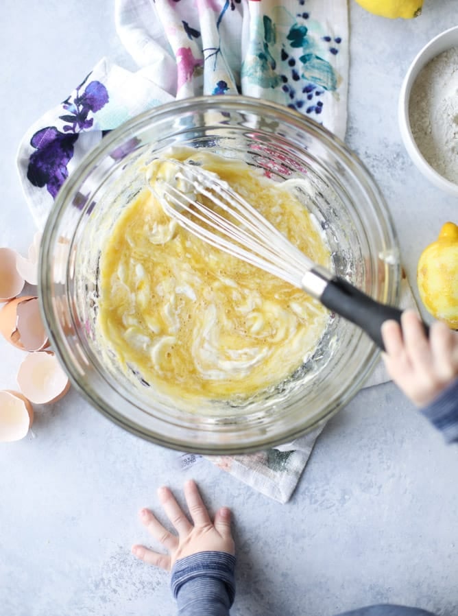 greek yogurt lemon loaf I howsweeteats.com