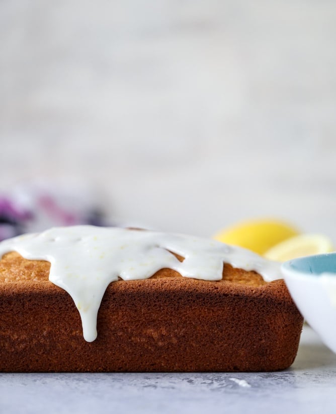 greek yogurt lemon loaf I howsweeteats.com