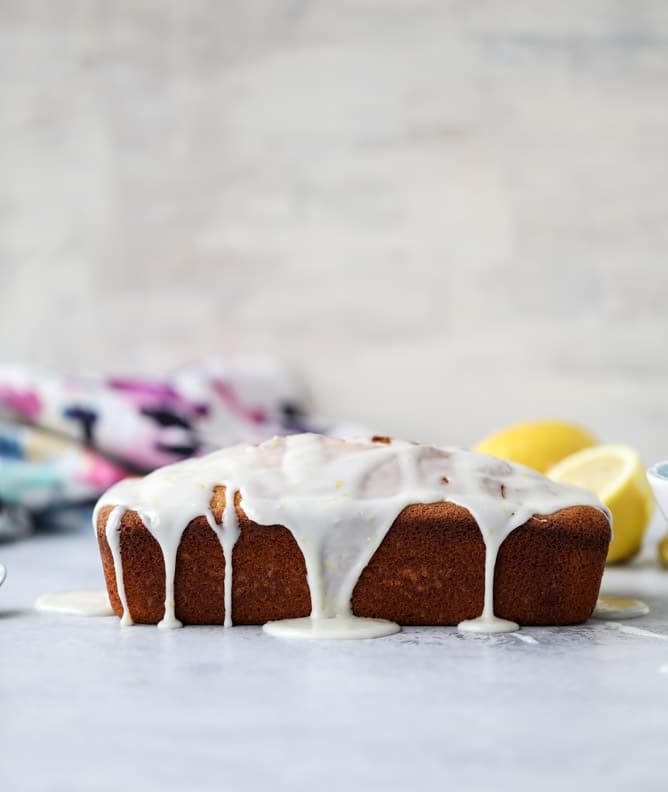 greek yogurt lemon loaf I howsweeteats.com