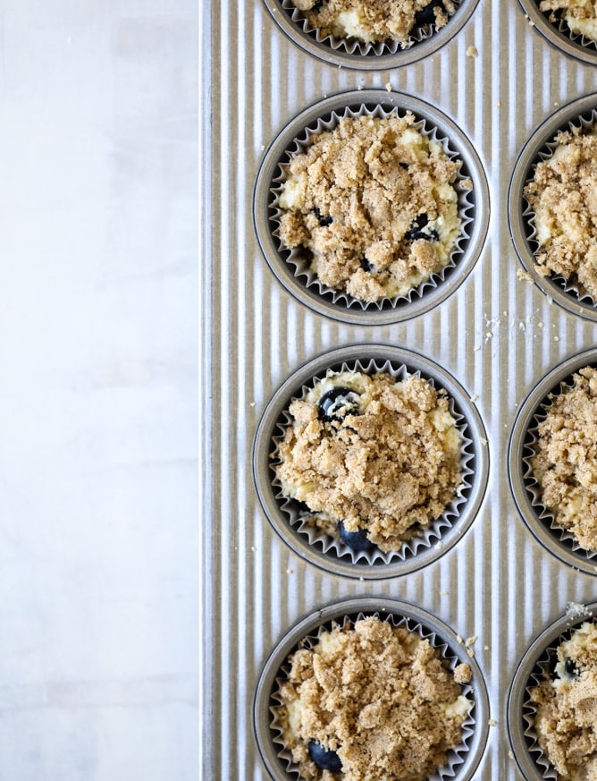 bursting blueberry coffee cake muffins I howsweeteats.com