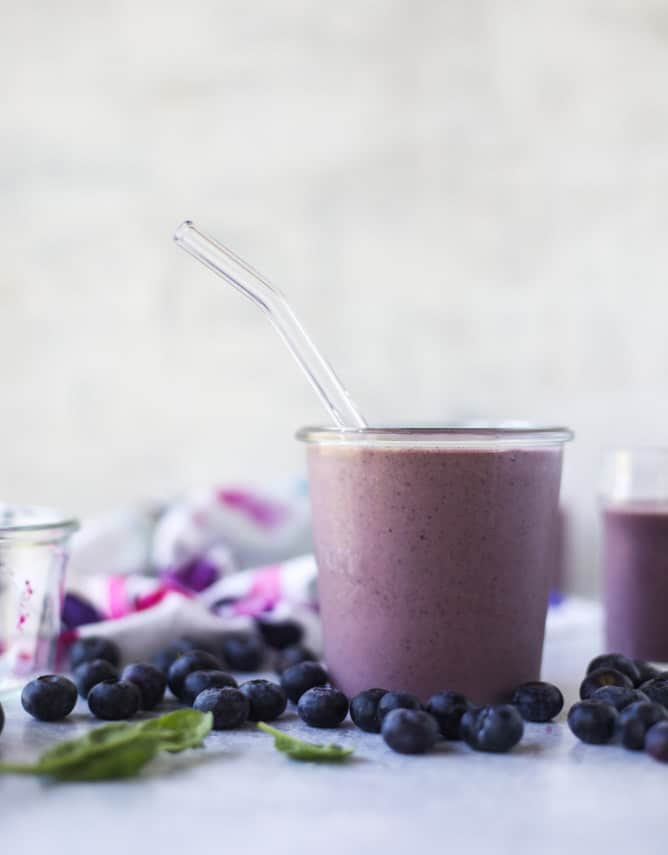 pink dragonfruit + blueberry smoothie I howsweeteats.com