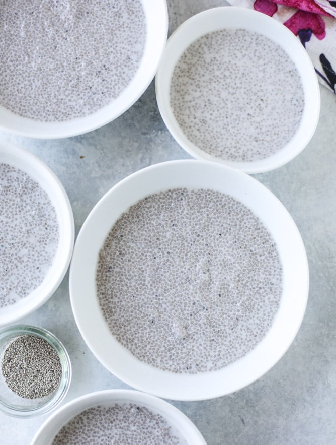 blueberry peach chia bowls I howsweeteats.com