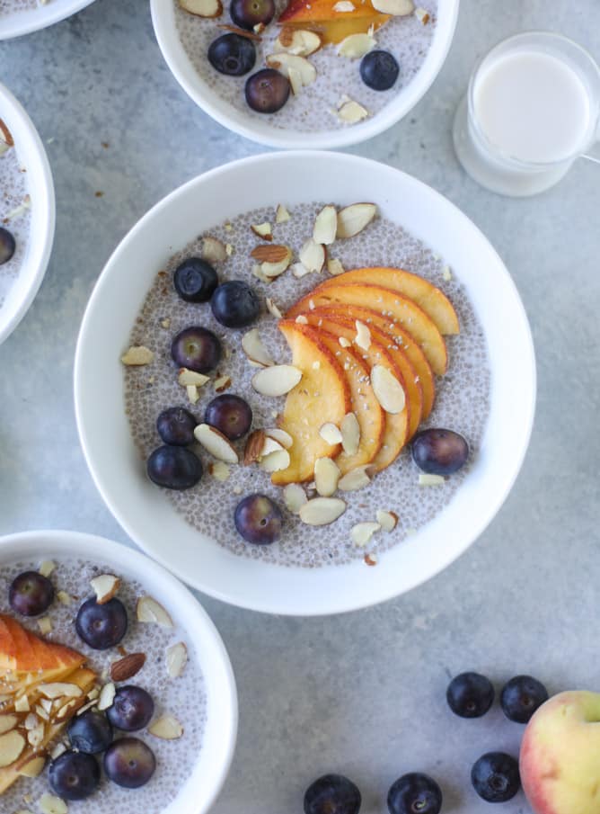 blueberry peach chia bowls I howsweeteats.com