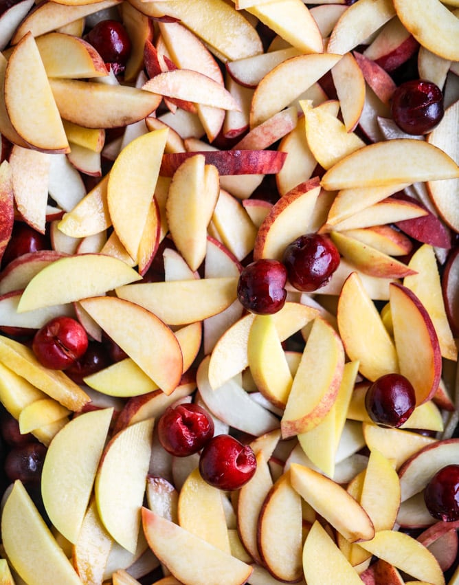 cherry peach crisp with oatmeal cookie crumble I howsweeteats.com