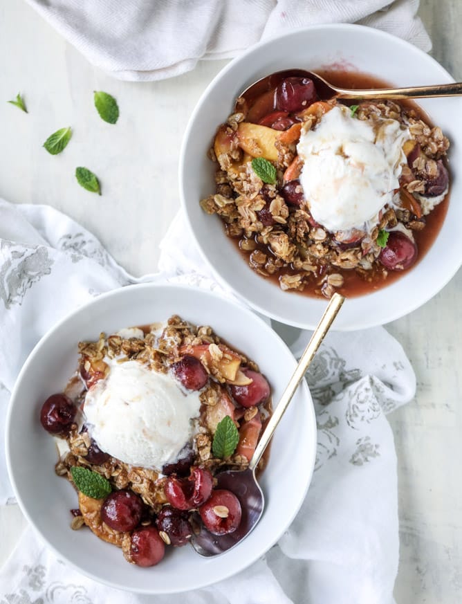 cherry peach crisp with oatmeal cookie crumble I howsweeteats.com