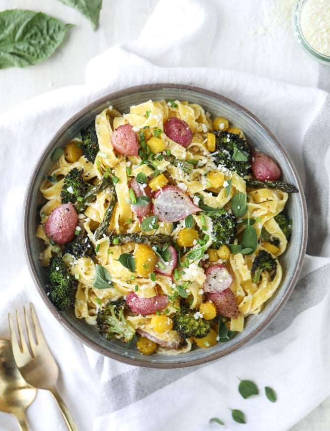 roasted spring vegetable and goat cheese fettuccine I howsweeteats.com