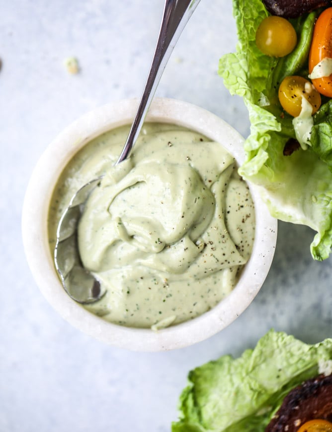 BLT Lettuce Wraps with Avocado Ranch I howsweeteats.com