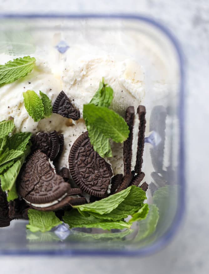 fresh mint cookies and cream shake I howsweeteats.com