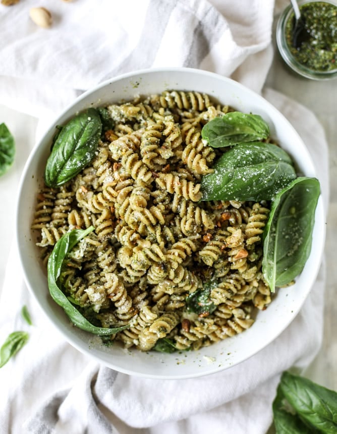pistachio pesto pasta salad with burrata I howsweeteats.com