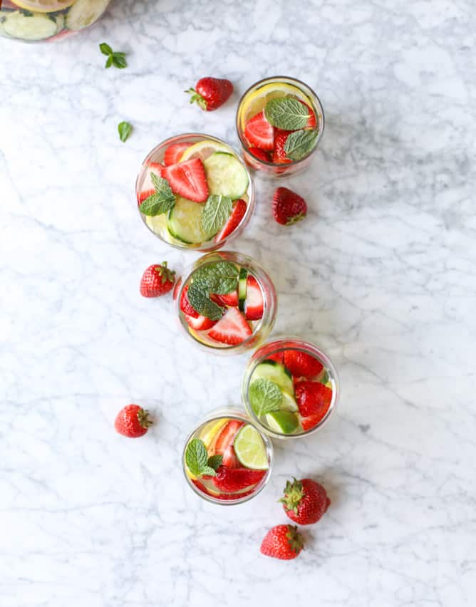 strawberry summer water I howsweeteats.com