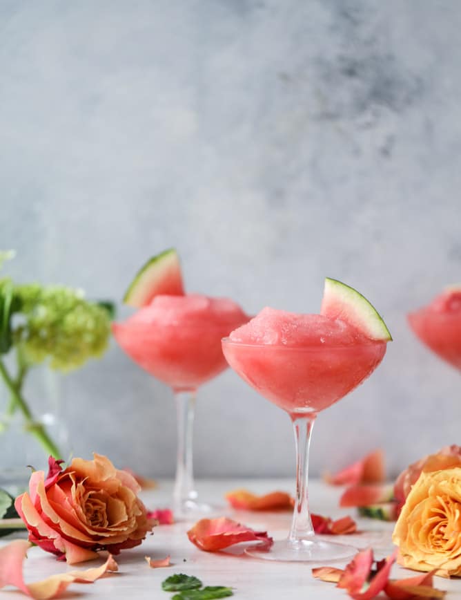 watermelon frosé (and 10 recipes for the 4th of july!) I howsweeteats.com